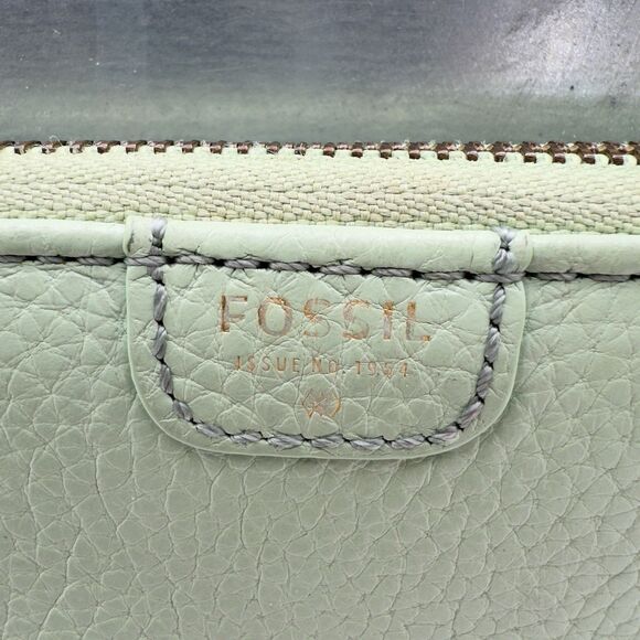 FOSSIL Mint Green Pebbled Leather Zip Around Small Wallet - Picture 3 of 6